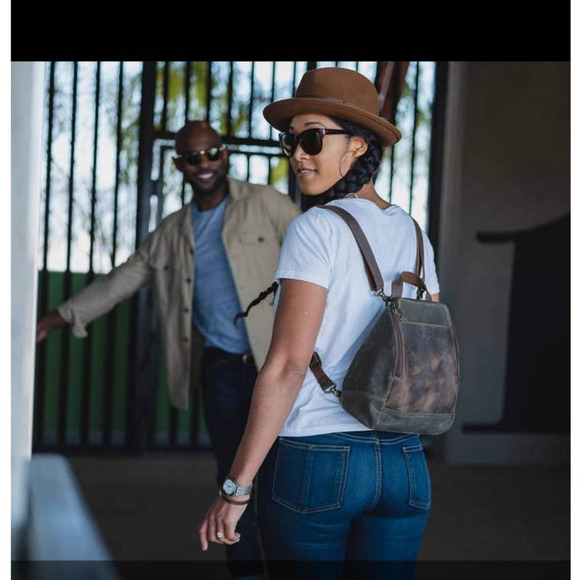 Lisa Berck Kimchi Backpack - Picture 2 of 10